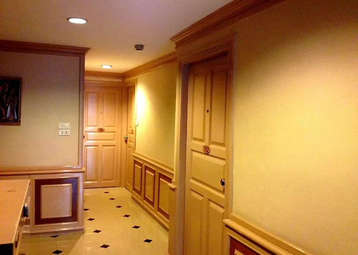 Locanda Parkway